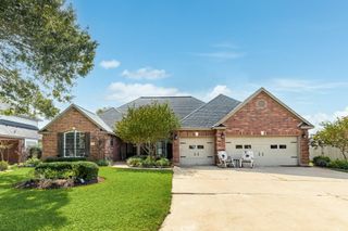 109 Rosemary Lane, Lake Jackson, TX 77566