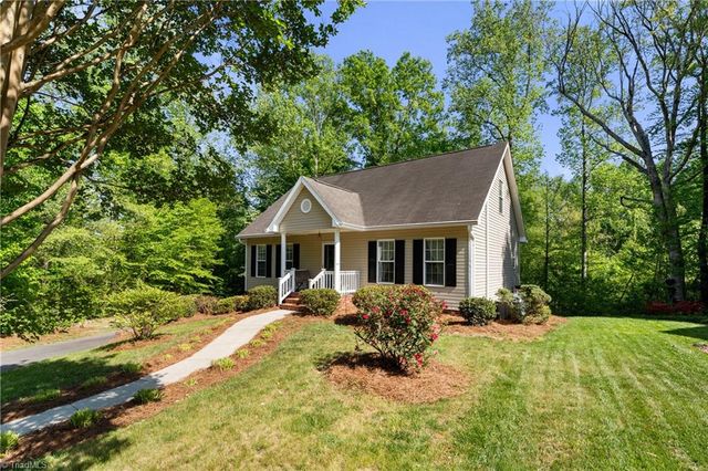 2375 Oakton Drive, Clemmons, NC 27012
