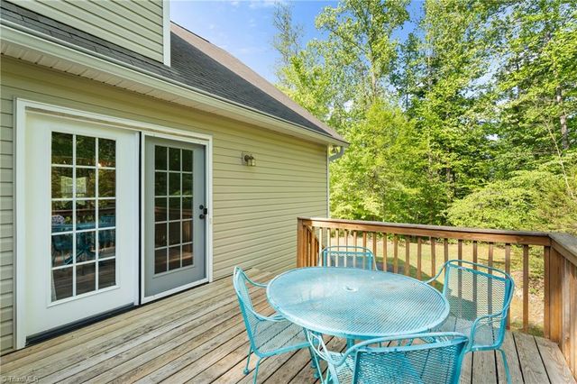 2375 Oakton Drive, Clemmons, NC 27012