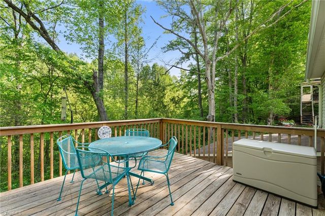 2375 Oakton Drive, Clemmons, NC 27012