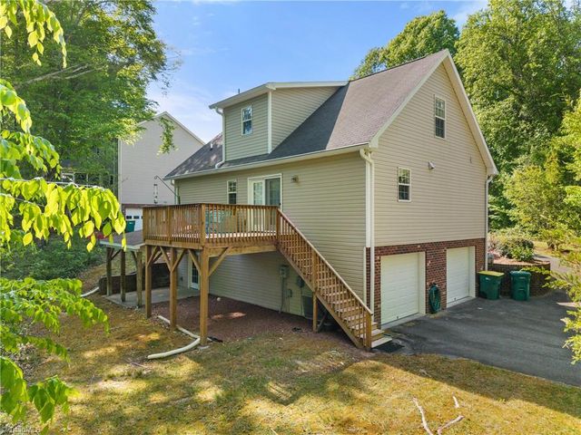 2375 Oakton Drive, Clemmons, NC 27012