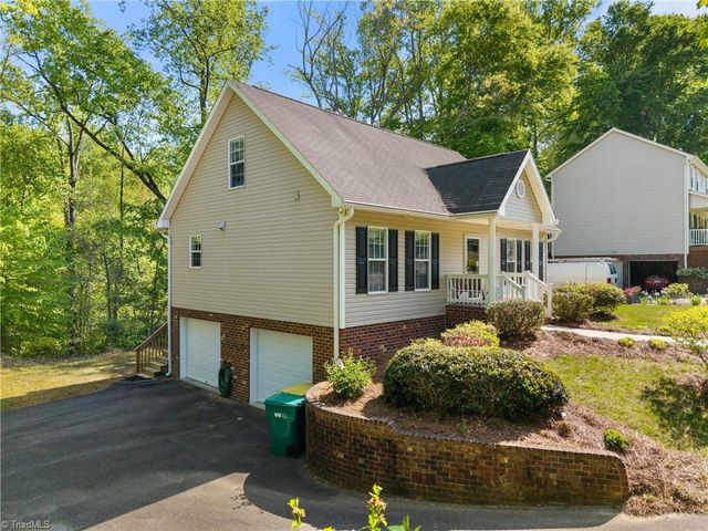 2375 Oakton Drive, Clemmons, NC 27012