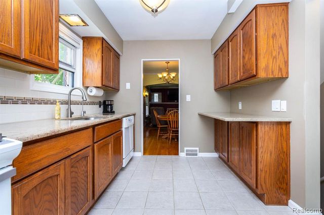 15217 Belmont Avenue, Allen Park, MI 48101