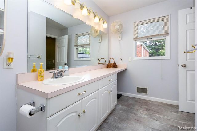 15217 Belmont Avenue, Allen Park, MI 48101