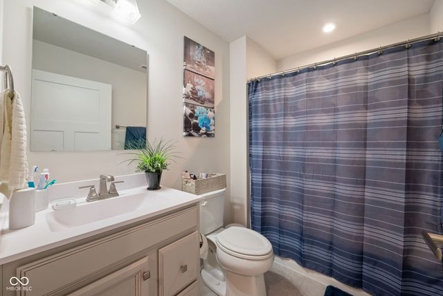 2751 Sand Hollow Drive, Lebanon, IN 46052