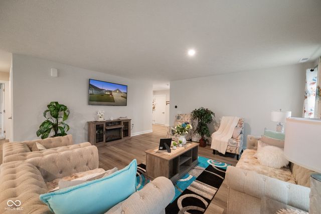 2751 Sand Hollow Drive, Lebanon, IN 46052
