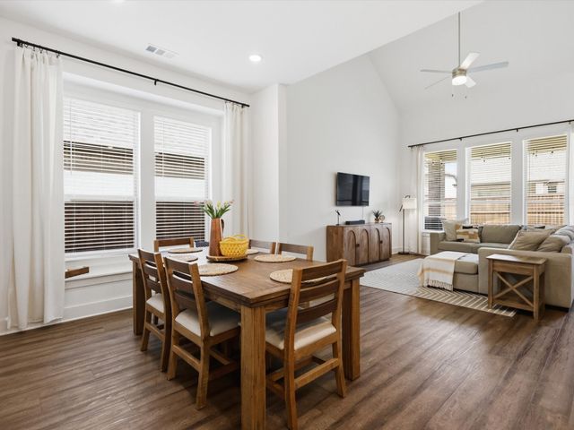 4704 Aubrey Parkway, Aubrey, TX 76227