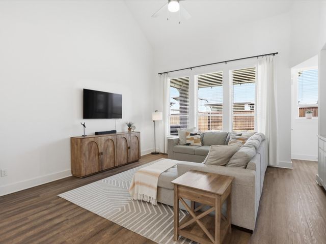 4704 Aubrey Parkway, Aubrey, TX 76227