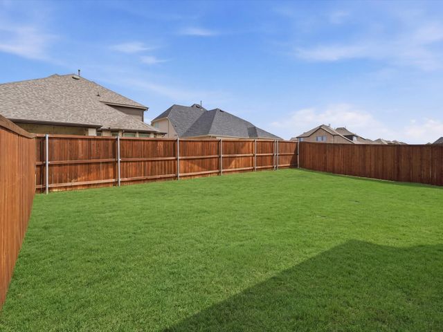 4704 Aubrey Parkway, Aubrey, TX 76227