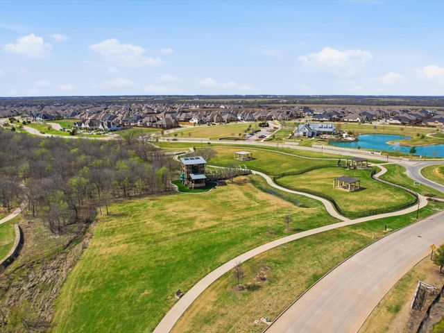 4704 Aubrey Parkway, Aubrey, TX 76227
