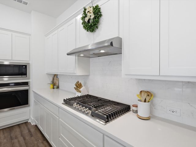 4704 Aubrey Parkway, Aubrey, TX 76227