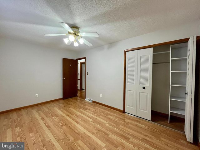 17824 GREENTREE LN, Hagerstown, MD 21740