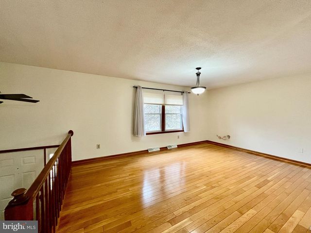 17824 GREENTREE LN, Hagerstown, MD 21740