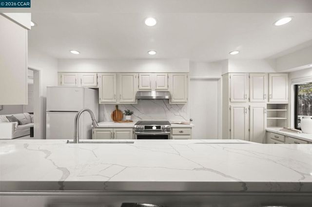 98 Sylvia Dr, Pleasant Hill, CA 94523