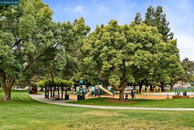 98 Sylvia Dr, Pleasant Hill, CA 94523