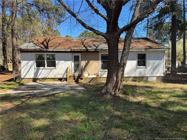 912 Winterberry Drive, Fayetteville, NC 28314