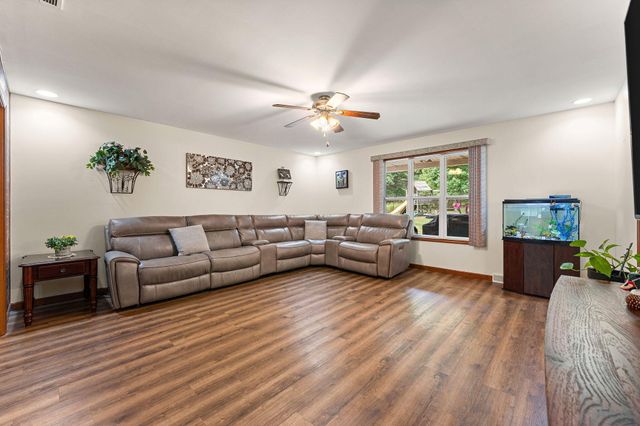 7459 Spring Court, Demotte, IN 46310