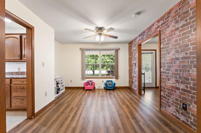 7459 Spring Court, Demotte, IN 46310