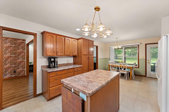 7459 Spring Court, Demotte, IN 46310