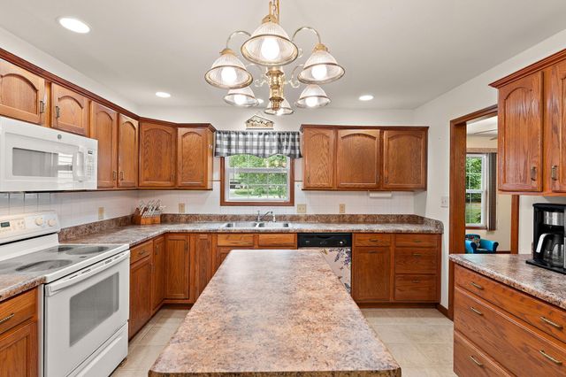 7459 Spring Court, Demotte, IN 46310