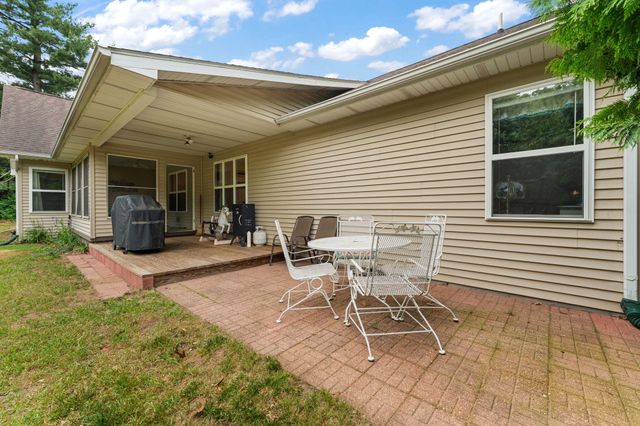 7459 Spring Court, Demotte, IN 46310