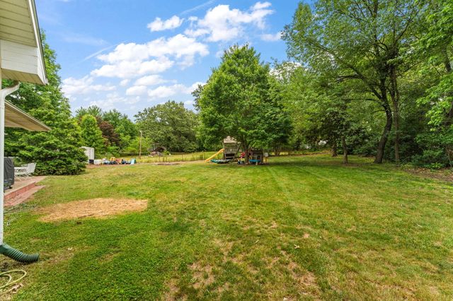 7459 Spring Court, Demotte, IN 46310
