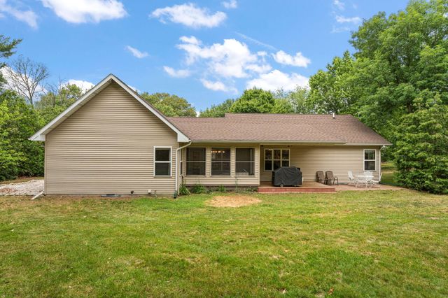 7459 Spring Court, Demotte, IN 46310