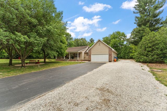 7459 Spring Court, Demotte, IN 46310
