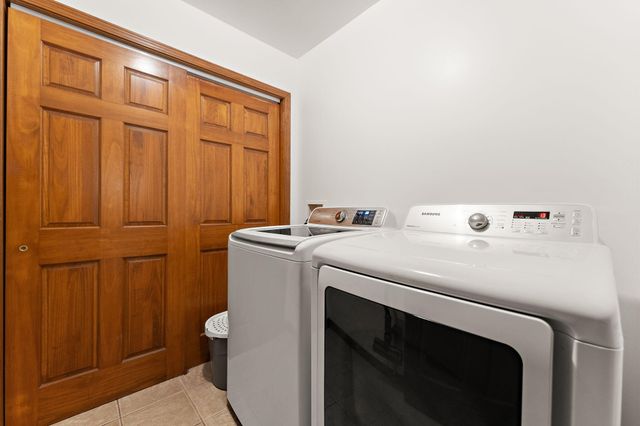 7459 Spring Court, Demotte, IN 46310