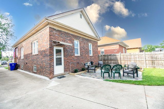 2426 73rd STREET, Kenosha, WI 53143