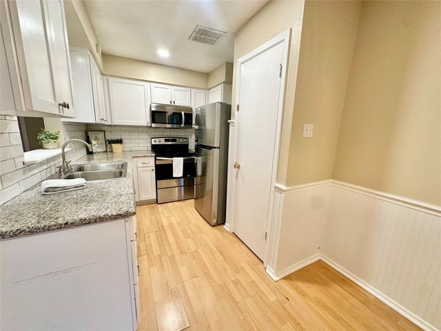 3758 Laura Leigh Drive, Friendswood, TX 77546