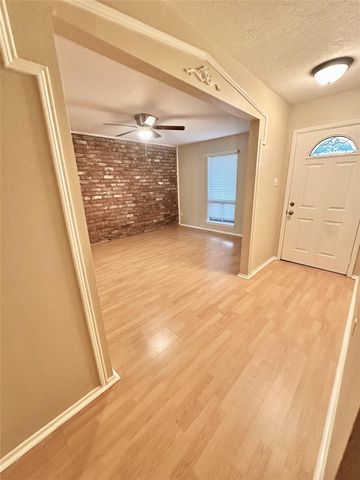 3758 Laura Leigh Drive, Friendswood, TX 77546