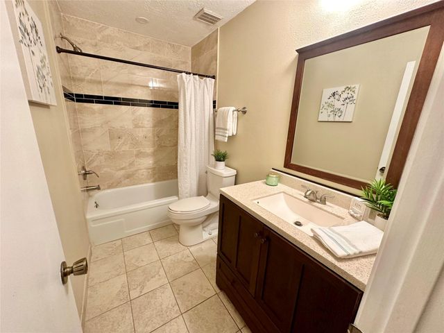 3758 Laura Leigh Drive, Friendswood, TX 77546