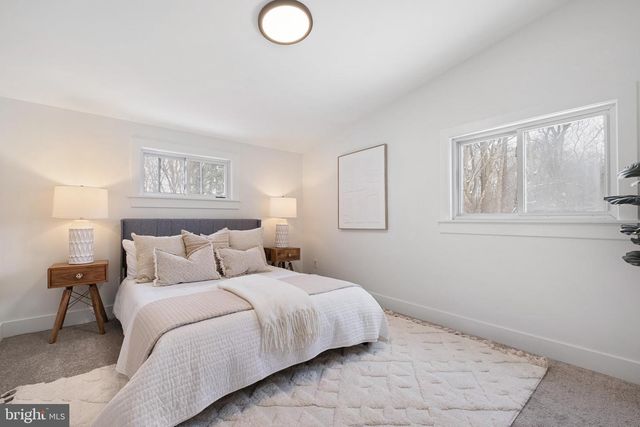 921 FLORA LN, Boothwyn, PA 19061