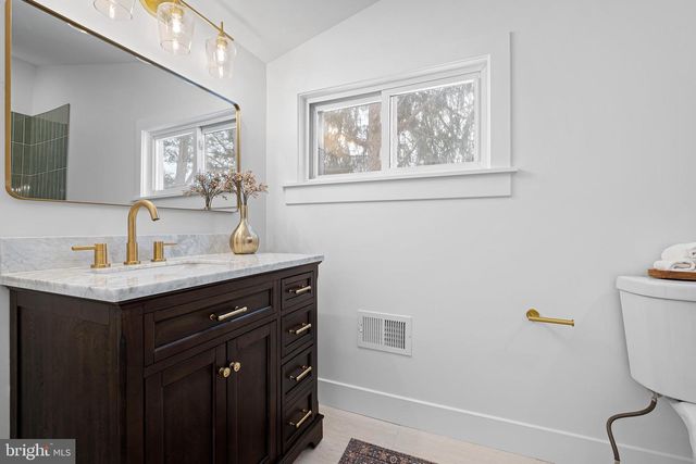 921 FLORA LN, Boothwyn, PA 19061