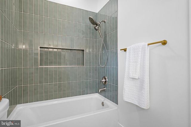 921 FLORA LN, Boothwyn, PA 19061