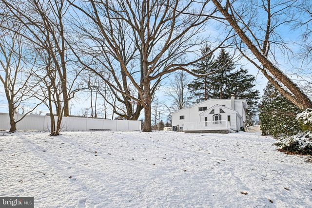 921 FLORA LN, Boothwyn, PA 19061