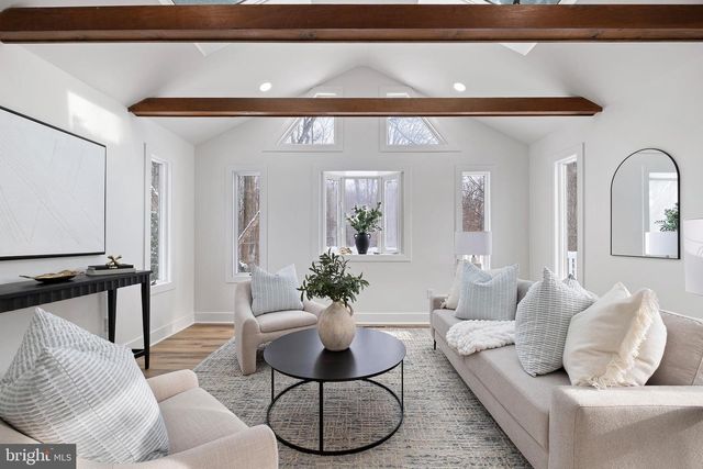 921 FLORA LN, Boothwyn, PA 19061