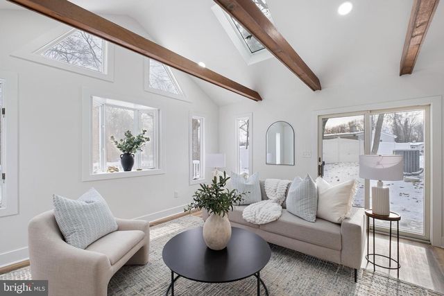 921 FLORA LN, Boothwyn, PA 19061