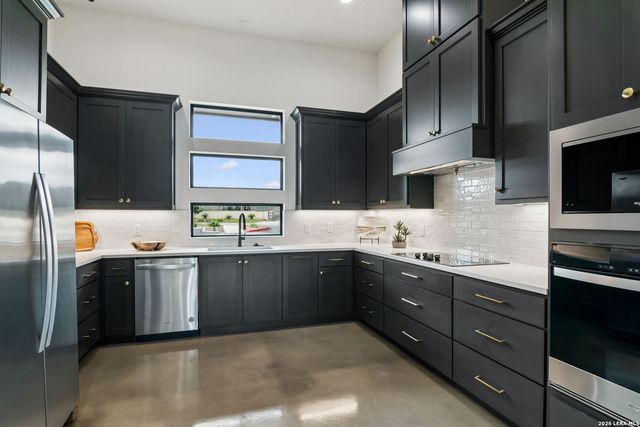 121 Cimarron Crk, Boerne, TX 78006