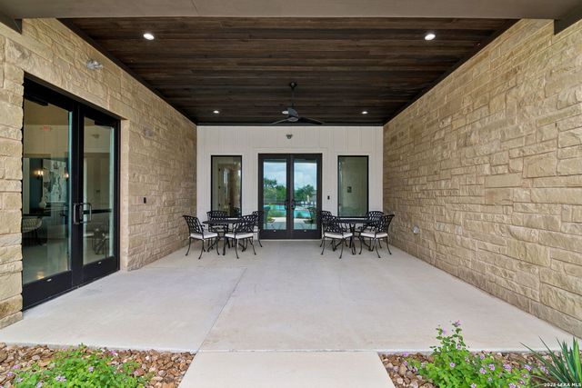 121 Cimarron Crk, Boerne, TX 78006