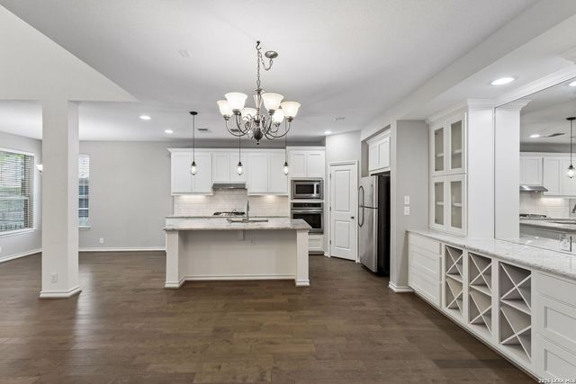 121 Cimarron Crk, Boerne, TX 78006