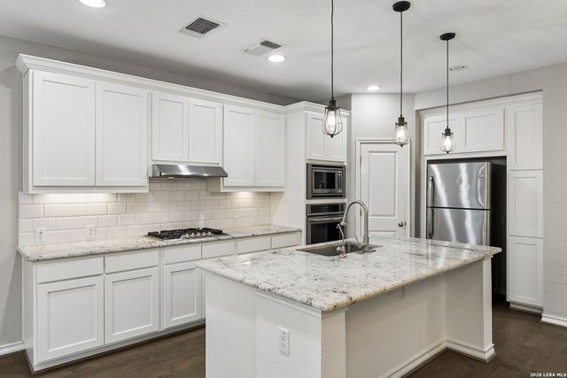 121 Cimarron Crk, Boerne, TX 78006