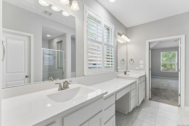 121 Cimarron Crk, Boerne, TX 78006