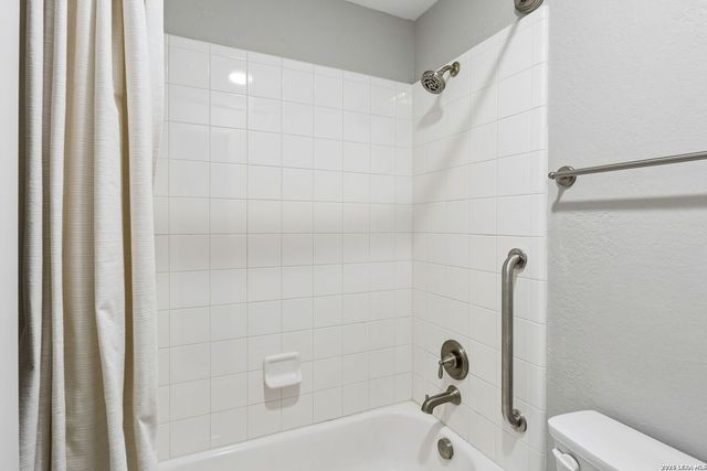 121 Cimarron Crk, Boerne, TX 78006