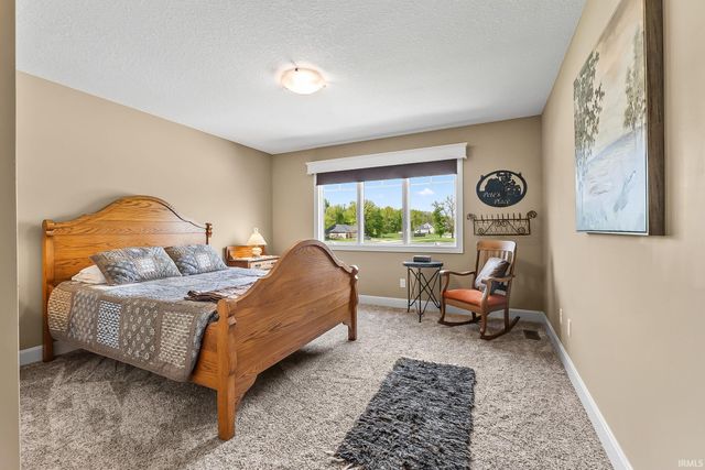 18736 Roselle Cove, Auburn, IN 46706