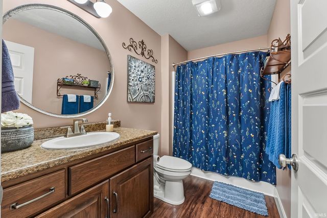 18736 Roselle Cove, Auburn, IN 46706