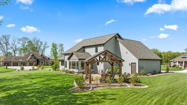 18736 Roselle Cove, Auburn, IN 46706