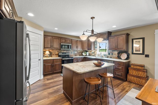 18736 Roselle Cove, Auburn, IN 46706