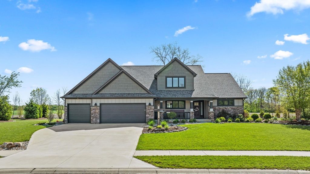 18736 Roselle Cove, Auburn, IN 46706